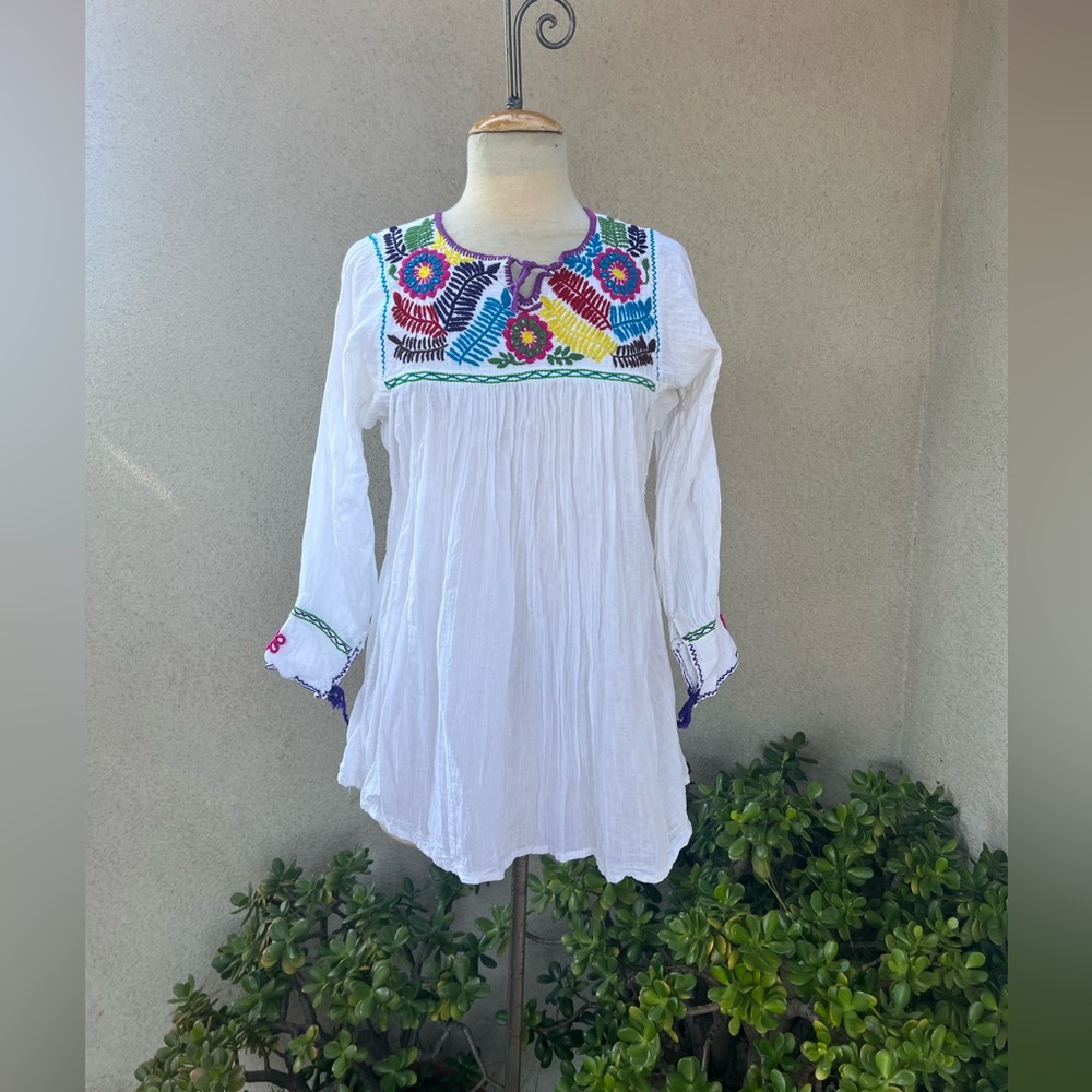 Boho Mexican cotton white top hand embroidery Sz Small